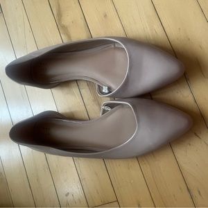 Nude flats